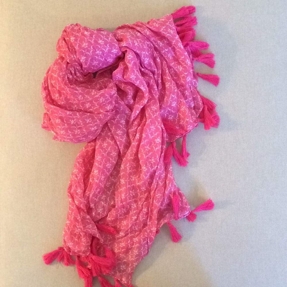 Pink lightweight scarf